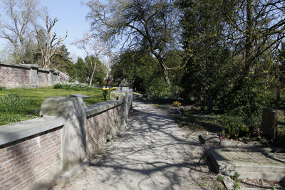 914010 Gezicht op de grafheuvel (rotonde) op de 1e Algemene Begraafplaats Soestbergen (Gansstraat) te Utrecht.